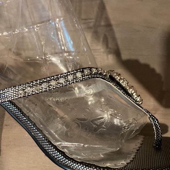 Dressy Kitten Heel Thong Sandal with Rhinestone Decorations - Picture 5 of 9